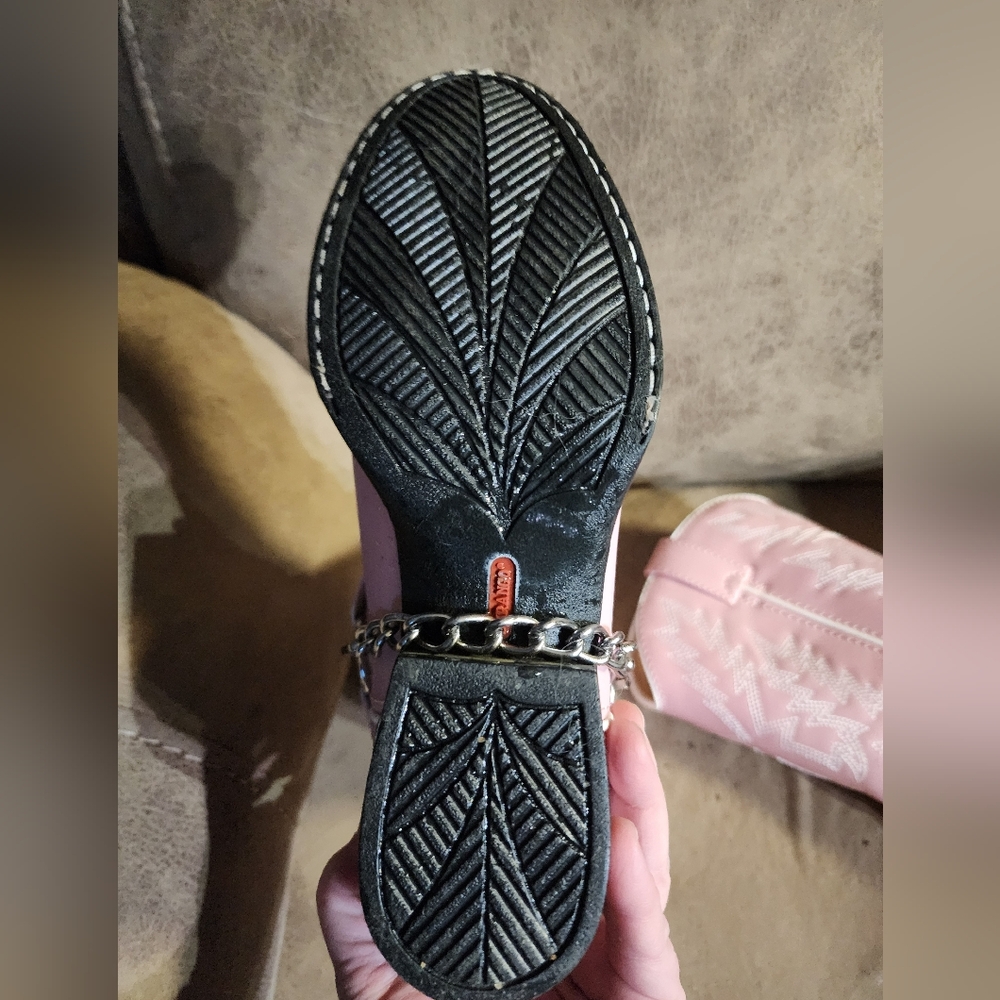 Durango Pink Quilted Boots with Rinestone And Chains - Picture 10 of 13